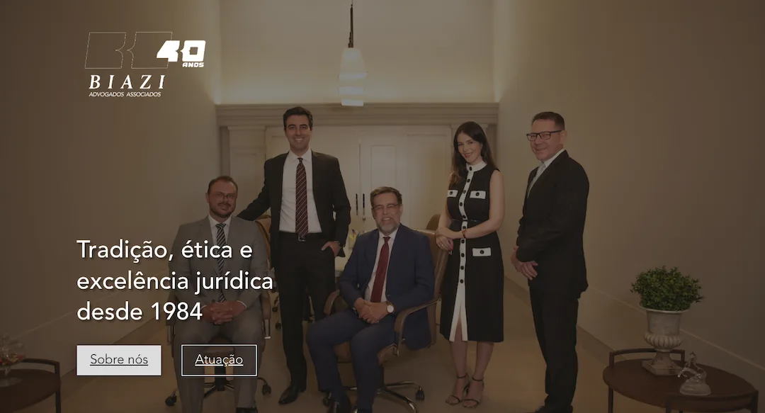 Imagem mostra a página inicial do site do escritório Biazi Advogados Associados.